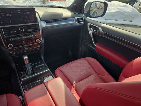 Used 2023 Lexus GX 460 Premium w/ Premium Plus Package image 11