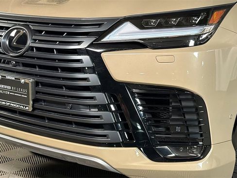 Certified 2025 Lexus LX 700h Overtrail image 3