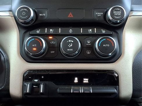 Used 2021 RAM 1500 Laramie AWD/4WD image 23