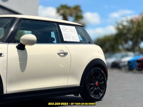 Used 2018 MINI Cooper 2-Door Hardtop FWD image 5