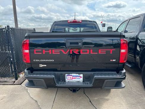 Used 2022 Chevrolet Colorado Z71 w/ Z71 Midnight Edition AWD/4WD image 5