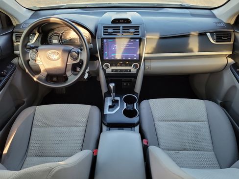 Used 2013 Toyota Camry LE image 12
