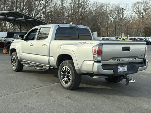 Used 2022 Toyota Tacoma TRD Sport image 4