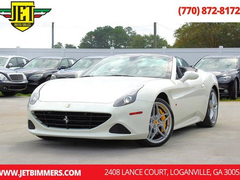 Used 2015 Ferrari California T image 1