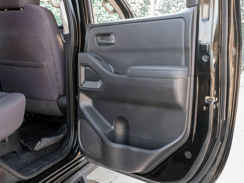 Used 2022 Nissan Frontier S w/ Technology Package image 39