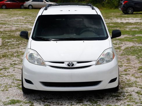 Used 2010 Toyota Sienna CE FWD image 15