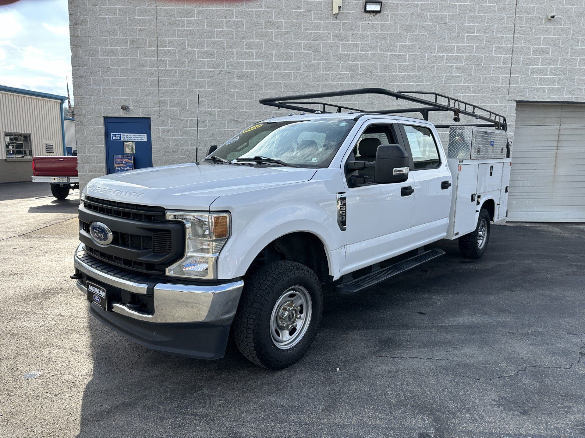 Used 2022 Ford F350 XL w/ Power Equipment Group AWD/4WD image 1