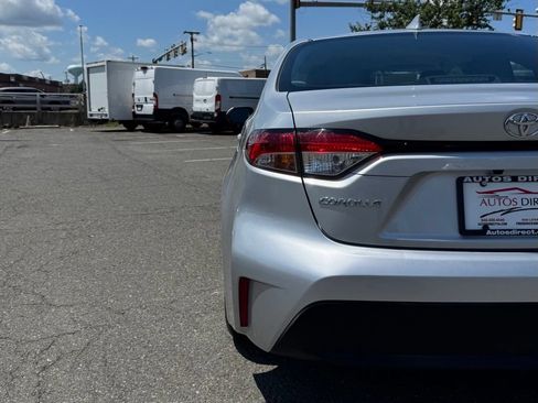 Used 2023 Toyota Corolla LE FWD image 12