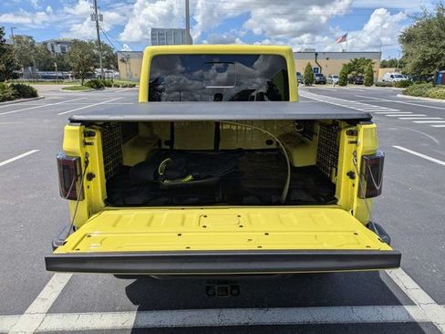 Used 2024 Jeep Gladiator Sport AWD/4WD image 12