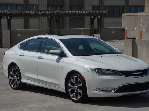 Used 2015 Chrysler 200 C w/ Navigation & Sound Group I image 14
