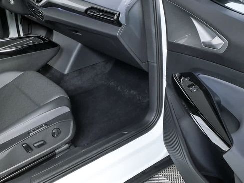 Certified 2023 Volkswagen ID.4 Pro S Plus AWD/4WD image 28