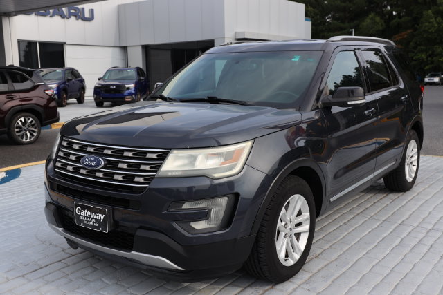 Used 2017 Ford Explorer XLT w/ Equipment Group 201A FWD image 1
