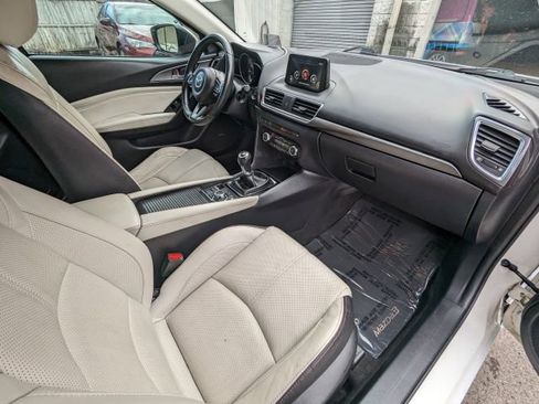 Used 2018 MAZDA MAZDA3 Grand Touring w/ Premium Equipment Package FWD image 14