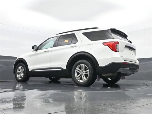 Used 2022 Ford Explorer XLT w/ Equipment Group 202A image 26