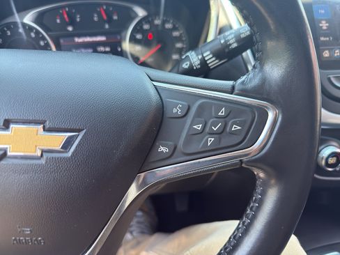 Used 2021 Chevrolet Equinox LT AWD/4WD image 19