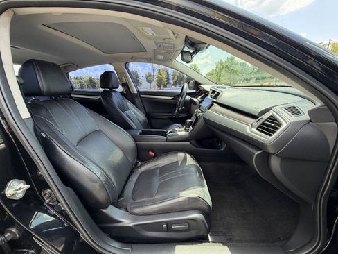 Used 2017 Honda Civic Touring image 16