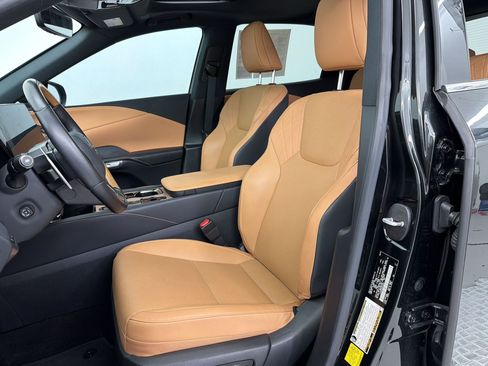 Used 2024 Lexus RX 350 Premium w/ Accessory Package (Z1) FWD image 5