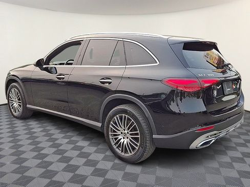 Used 2025 Mercedes-Benz GLC 300 4MATIC image 6