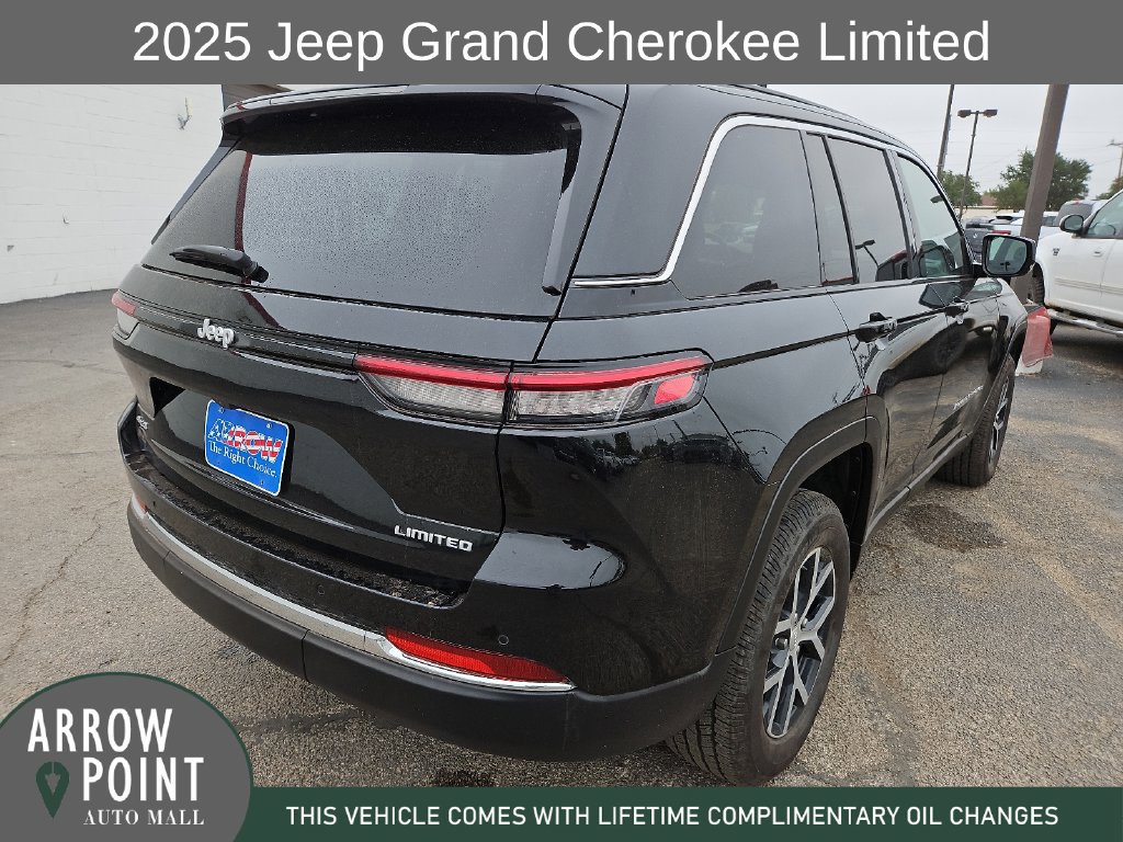 Used 2025 Jeep Grand Cherokee Limited AWD/4WD image 11