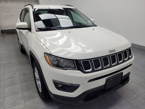 Used 2018 Jeep Compass Latitude w/ Popular Equipment Group FWD image 14