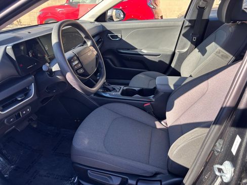 Used 2025 Kia K4 FWD image 27