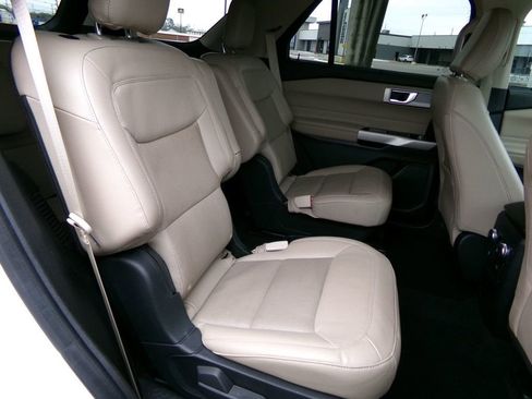 Used 2021 Ford Explorer Limited w/ Equipment Group 301A image 15