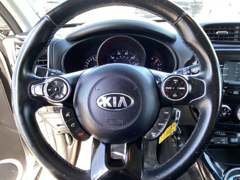Used 2016 Kia Soul ! FWD image 23