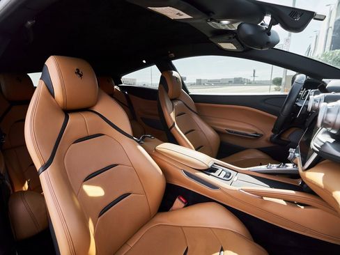 Used 2018 Ferrari GTC4Lusso image 42