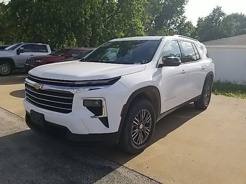 Certified 2026 Chevrolet Traverse LT AWD/4WD image 11
