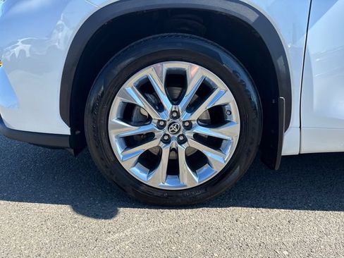 Used 2023 Toyota Highlander Limited AWD/4WD image 28