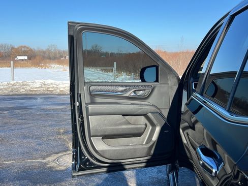 Used 2024 GMC Yukon Denali AWD/4WD image 14