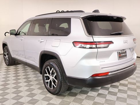 Used 2024 Jeep Grand Cherokee L Limited w/ Luxury Tech Group II image 26