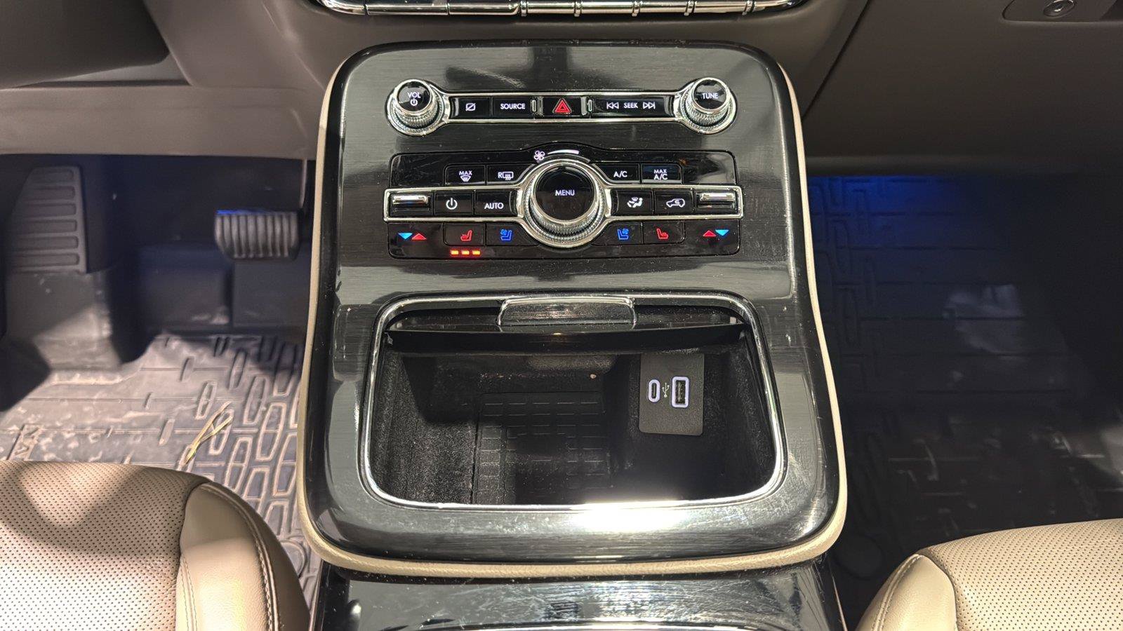 Used 2023 Lincoln Nautilus Reserve w/ Luxury Package AWD/4WD image 24