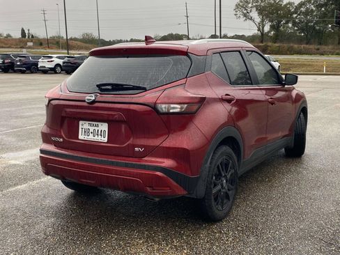 Used 2023 Nissan Kicks SV image 7