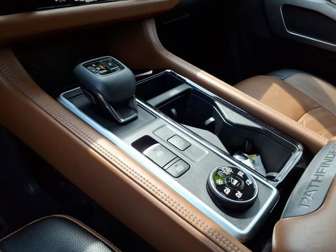 Used 2022 Nissan Pathfinder Platinum w/ Cargo Package image 16