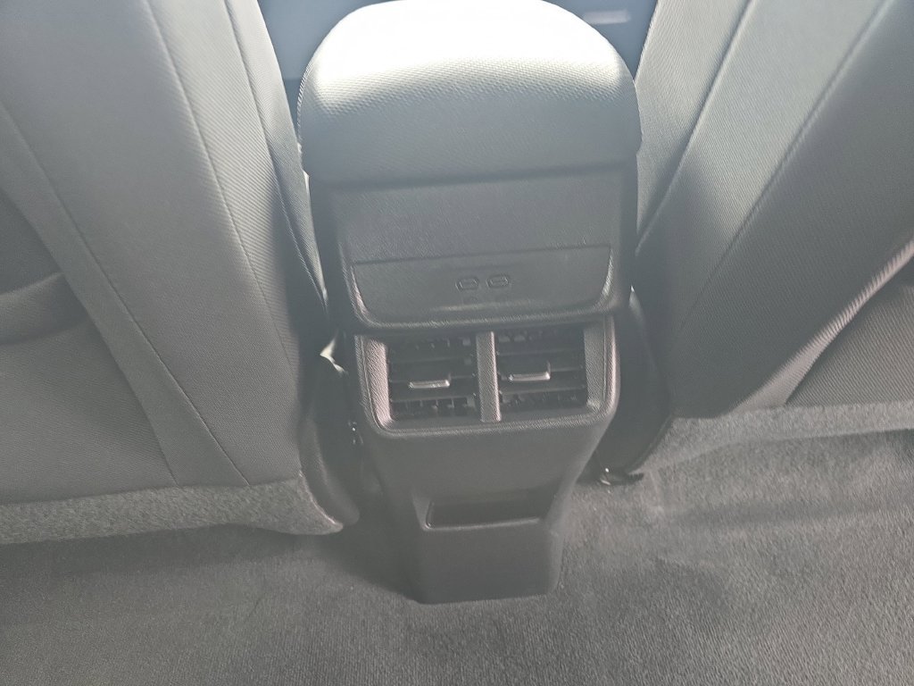Used 2025 Chevrolet Equinox LT FWD image 16