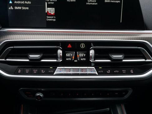 Used 2019 BMW X5 xDrive50i w/ M Sport Package image 18