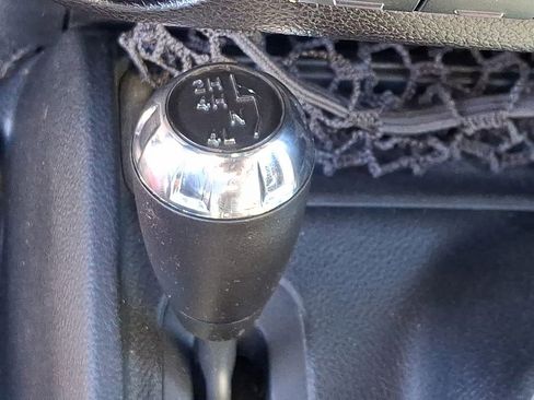 Used 2016 Jeep Wrangler Unlimited Rubicon image 26