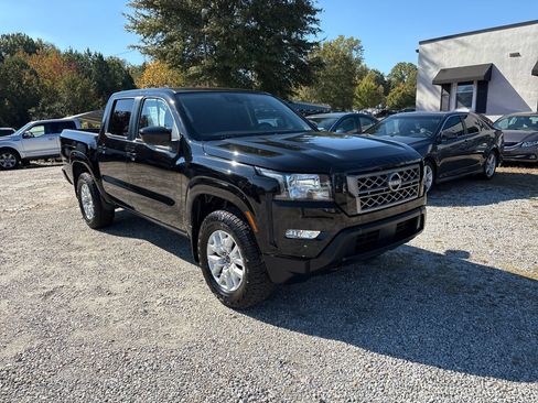 Used 2022 Nissan Frontier SV image 4