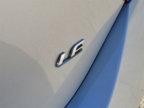 Used 2019 Toyota Corolla LE image 7