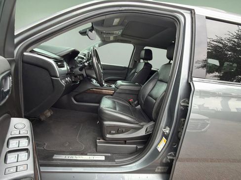 Used 2020 Chevrolet Suburban LT AWD/4WD image 10
