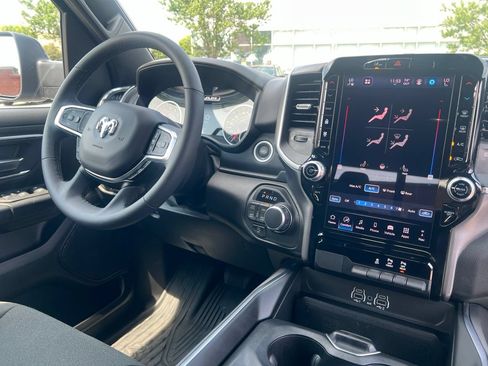 Used 2025 RAM 1500 Big Horn AWD/4WD image 29