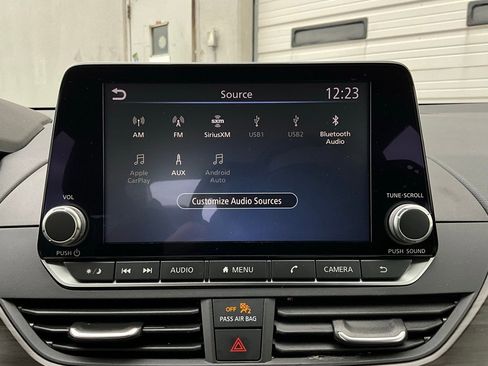 Used 2025 Nissan Altima 2.5 SV image 29