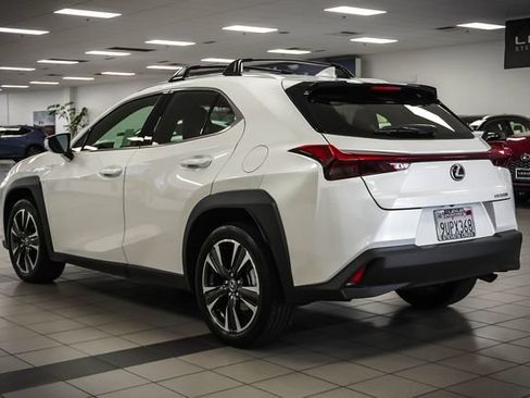 Certified 2025 Lexus UX 300h FWD w/ Accessory Package (Z2) image 8