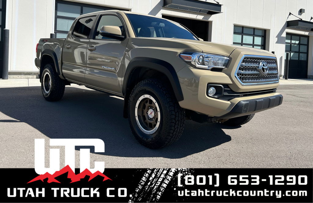 Used 2017 Toyota Tacoma TRD Off-Road AWD/4WD image 1