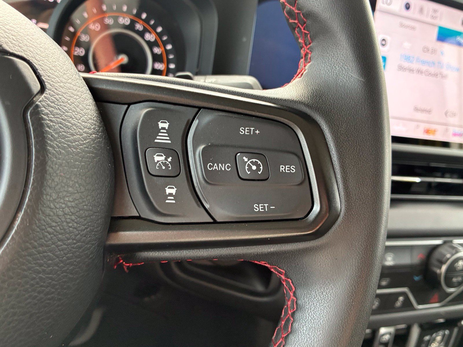 Used 2024 Jeep Wrangler Unlimited Rubicon AWD/4WD image 23