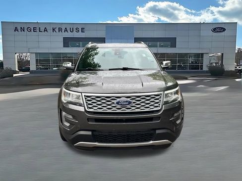 Used 2017 Ford Explorer Platinum AWD/4WD image 2