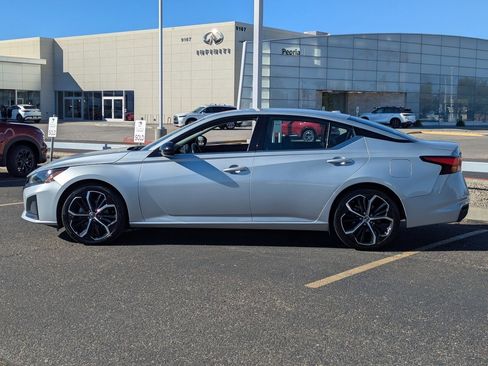 Certified 2023 Nissan Altima 2.5 SR image 3