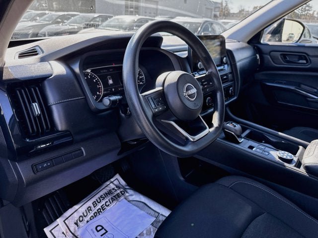 Used 2024 Nissan Pathfinder S AWD/4WD image 9