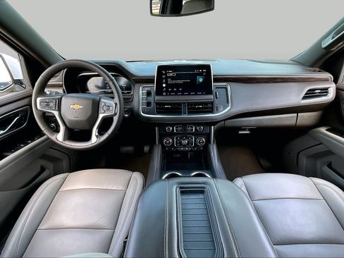 Used 2022 Chevrolet Tahoe LT w/ Luxury Package RWD image 16